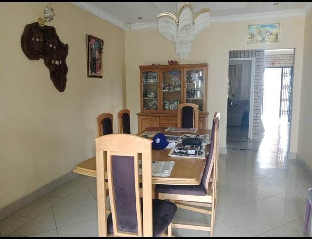4 BEDROOM FREEHOLD FOR SALE IN HAYFIELDS